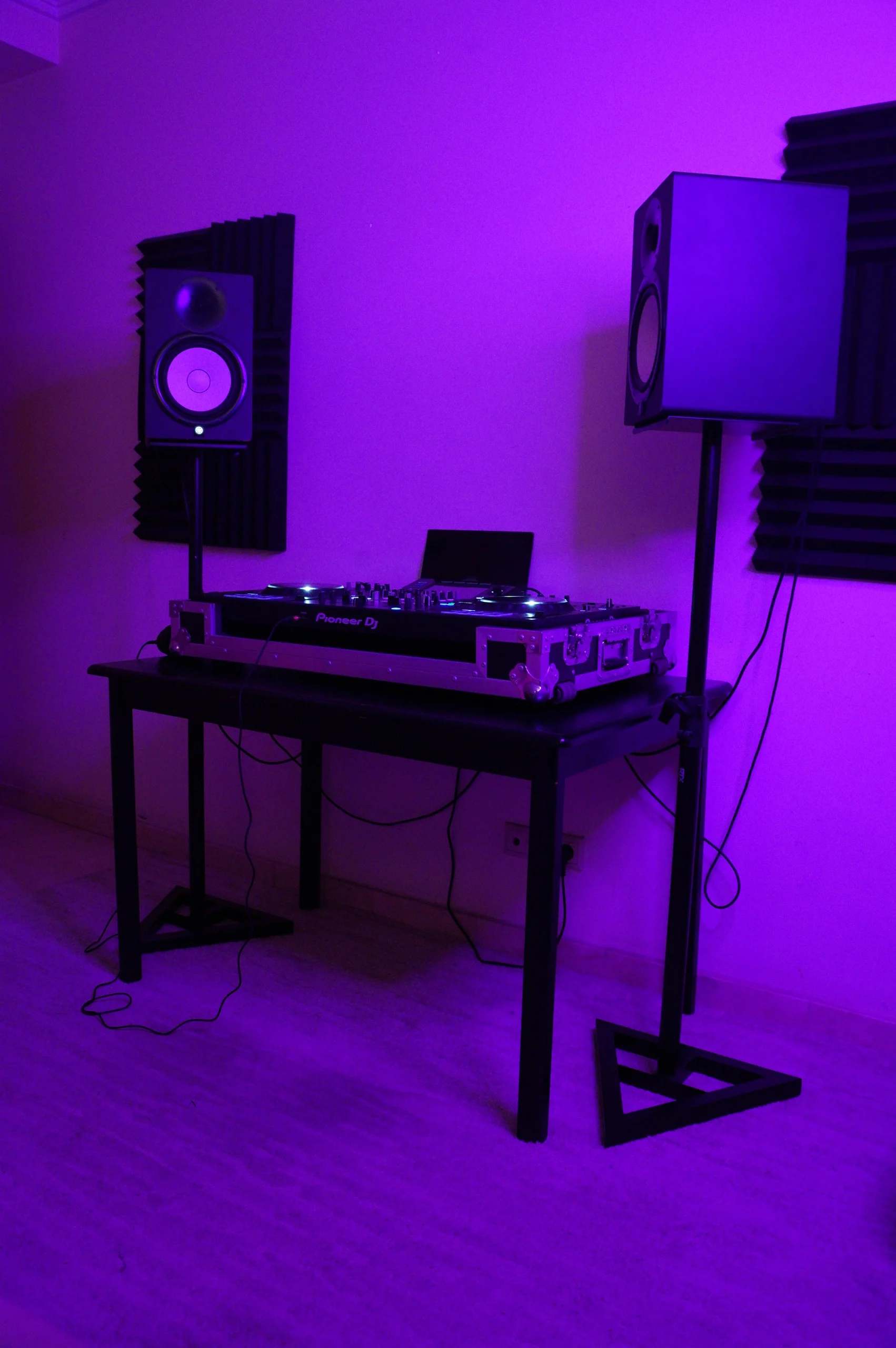 Régie Club Pioneer XDJ-XZ et enceintes Yamaha HS8 au studio NODsound Casablanca